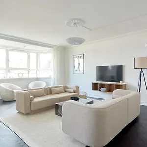 https://beautiful-3-bedroom-flat-near-shopping-metro.copenhagenhotelselect.com